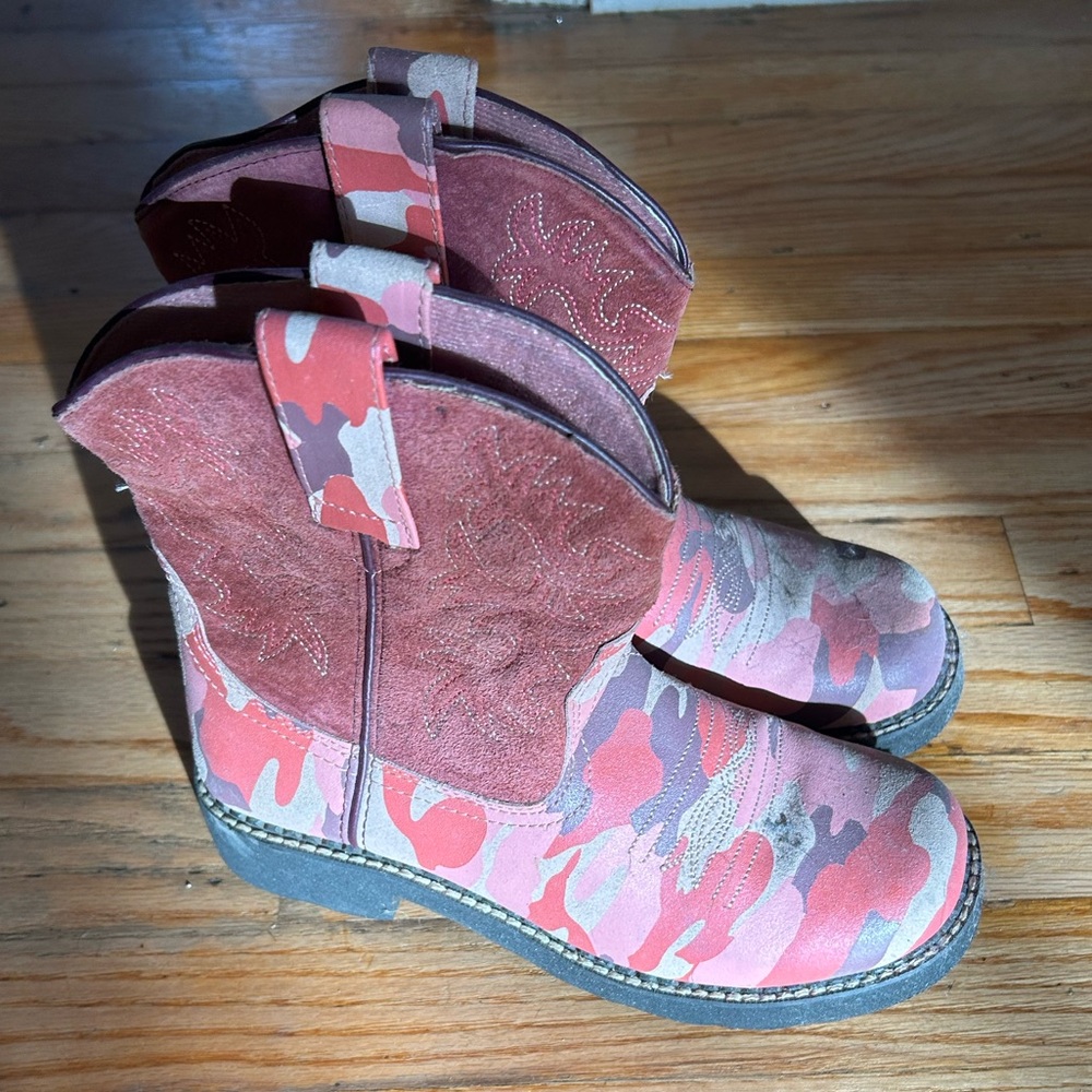 Pink Camo Boots